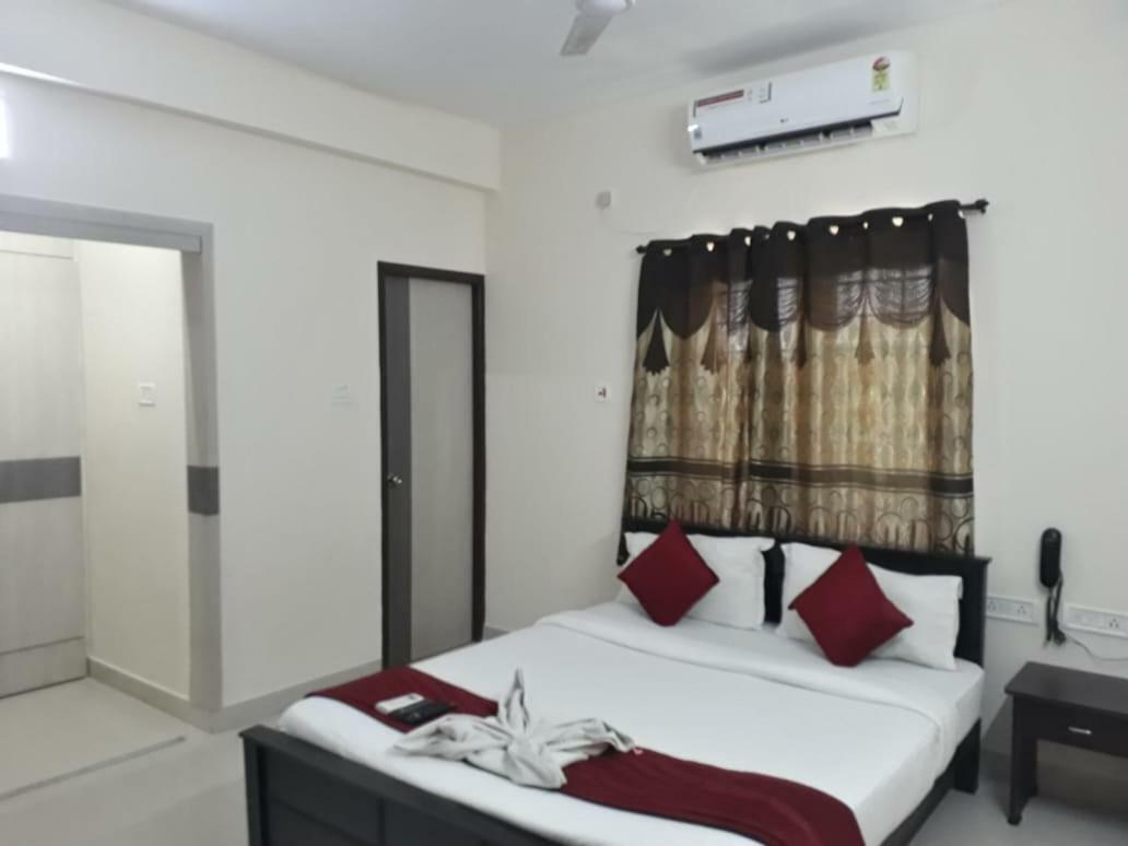 مبيت وإفطار شيناي The Posh Residency, Ecr المظهر الخارجي الصورة